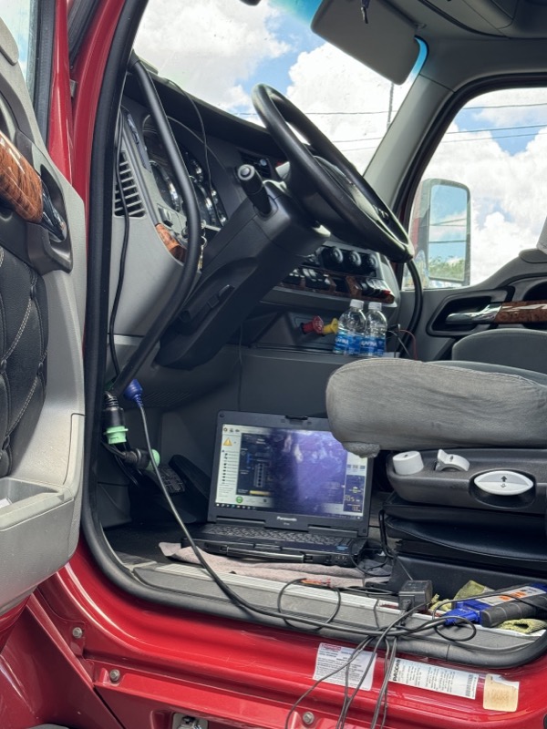 Rafael O review photo for R&J Truck Repair